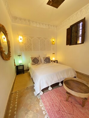 스탠다드룸 | 고급 침구, 객실 내 금고, 각각 다른 스타일의 인테리어, 암막 커튼