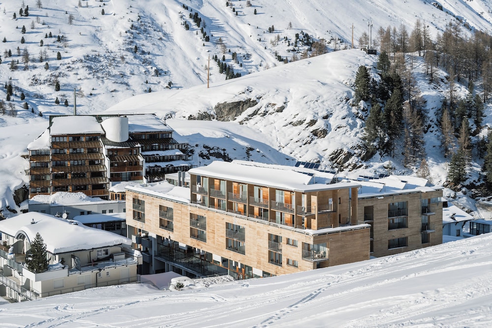 The Crystal VAYA Unique by null