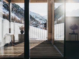 Hypo-allergenic bedding, in-room safe, laptop workspace, soundproofing