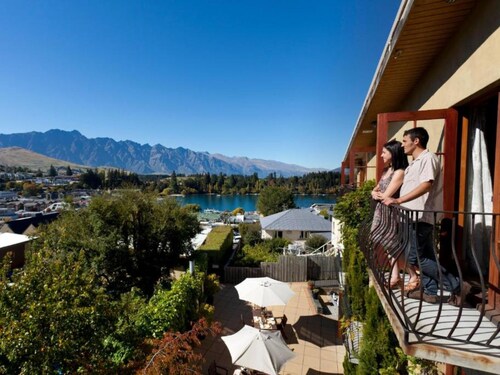 Browns Boutique Hotel