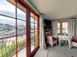 Superior King | Premium bedding, pillowtop beds, in-room safe, individually decorated