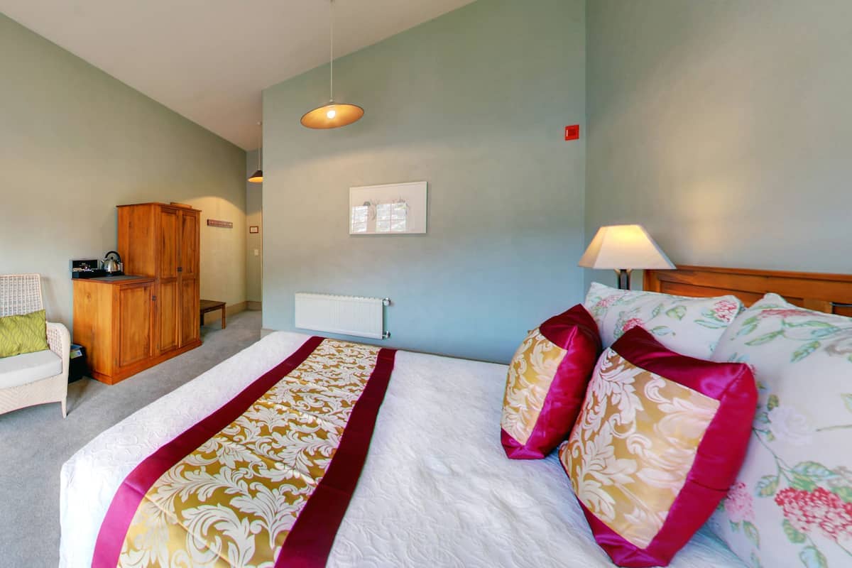 Superior-Zimmer | Hochwertige Bettwaren, Pillowtop-Betten, Zimmersafe