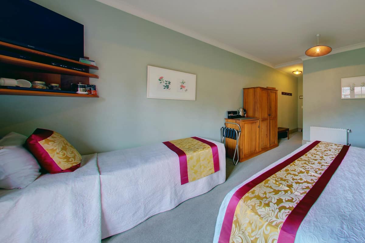 Premium-Zimmer | Hochwertige Bettwaren, Pillowtop-Betten, Zimmersafe