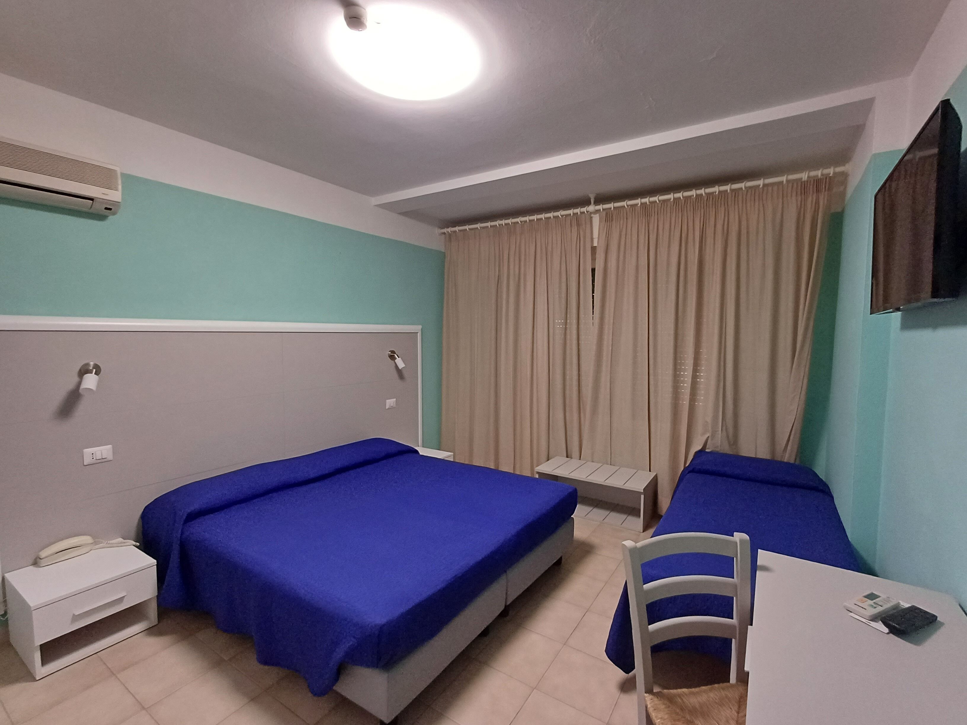 standard double or twin room | 1 bedroom, in-room safe, individually decorated, individually furnished