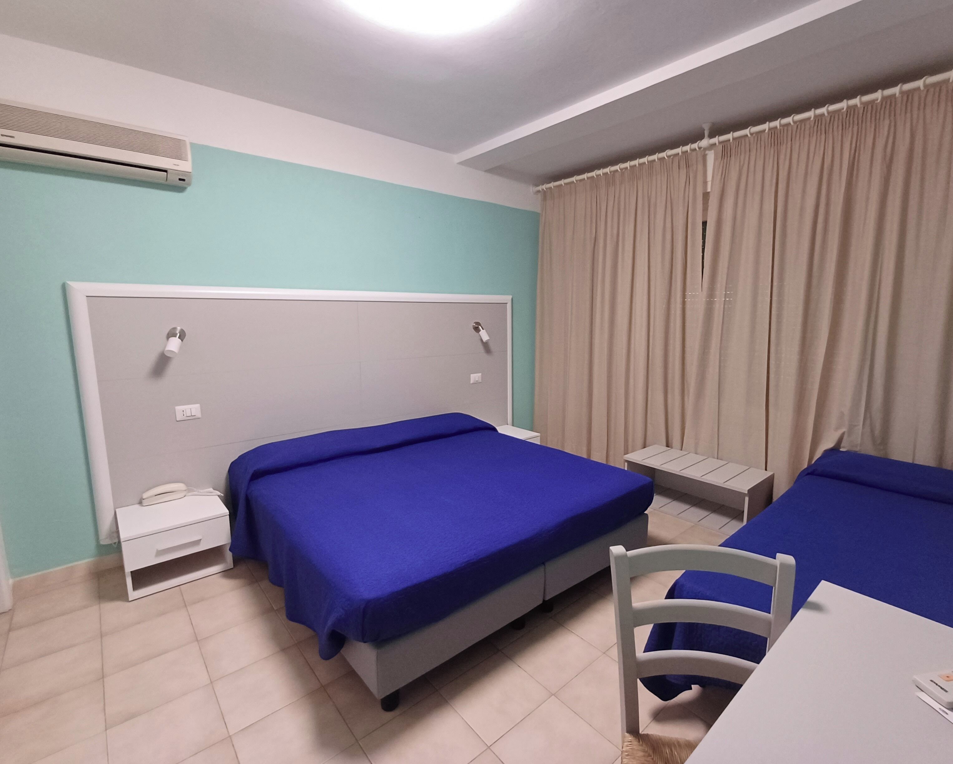 standard double or twin room | 1 bedroom, in-room safe, individually decorated, individually furnished