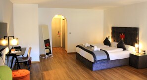 Junior Suite, Balcony, Mountain View