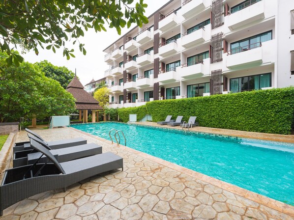 Outdoor pool, open 8:00 AM to 6:00 PM, pool umbrellas, pool loungers