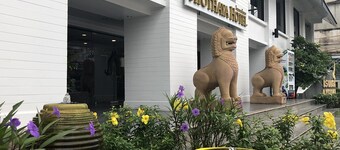 Ayothaya Hotel