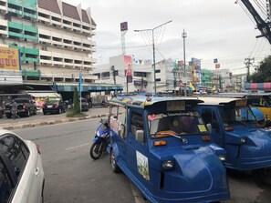 City view from property - Sunday Ayothaya Hotel (Ayutthaya)