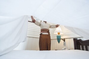 Premium bedding, minibar, in-room safe, desk - Buddy Lodge (Bangkok)