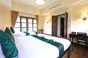 Family Suite (3 Adults) | ตู้นิรภัยในห้องพัก, โต๊ะทำงาน, ผ้าม่านกันแสง, Wi-Fi ฟรี