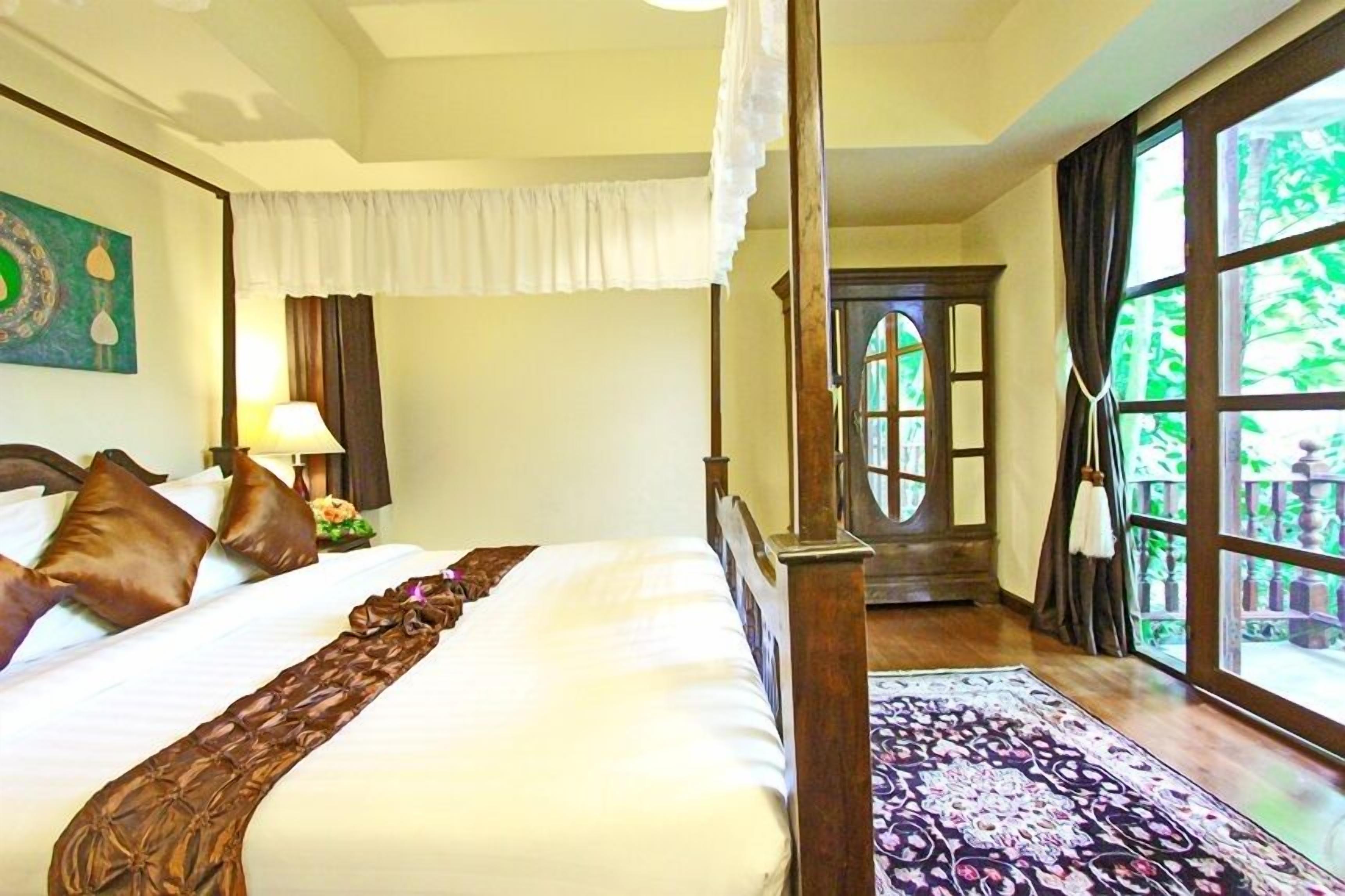 In-room safe, desk, blackout curtains, free WiFi