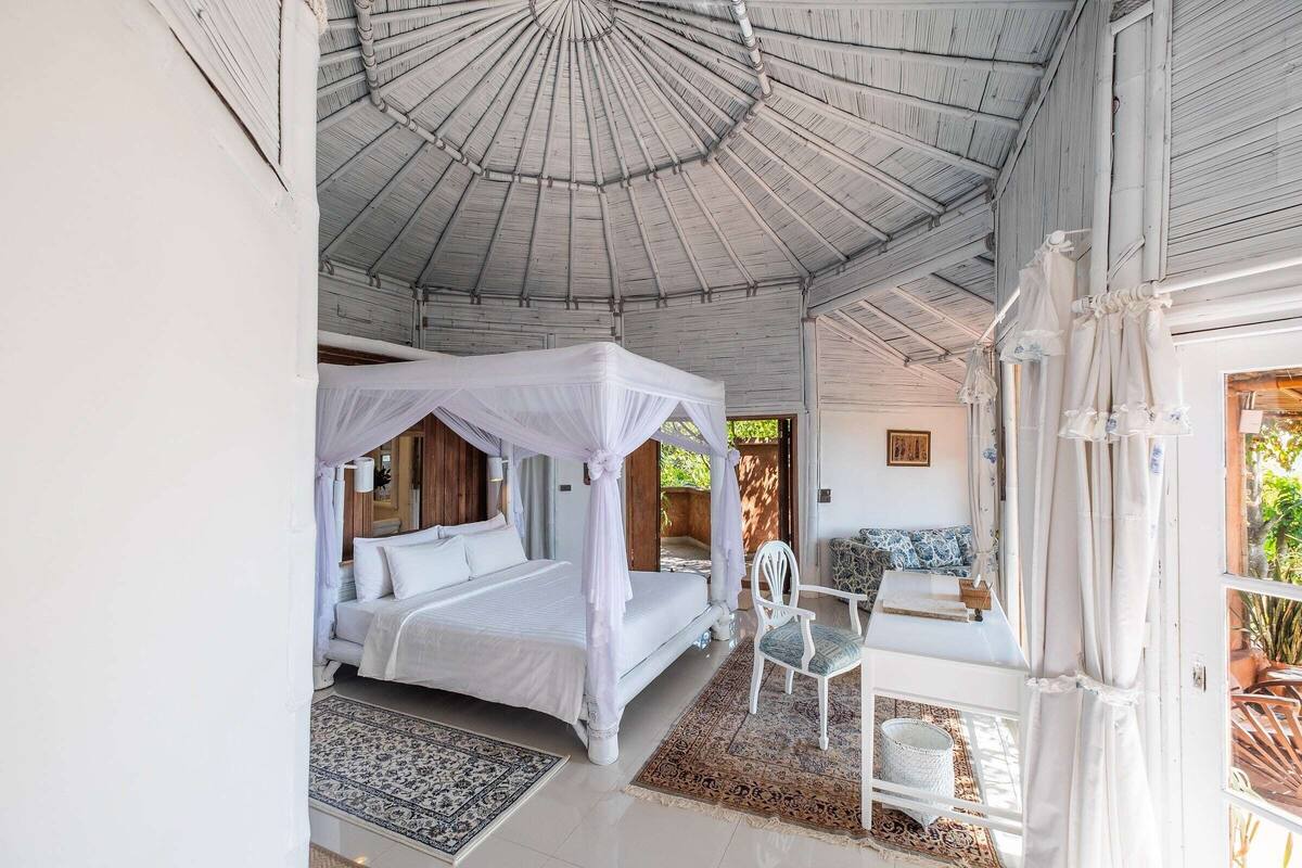 White Pool Villa | 객실 내 금고, 책상, 암막 커튼, 무료 WiFi