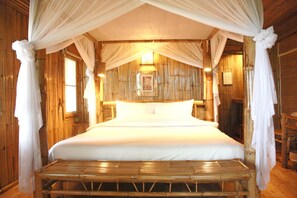 Cottage (Bamboo) | Brankas, meja kerja, tirai kedap cahaya, dan Wi-Fi gratis