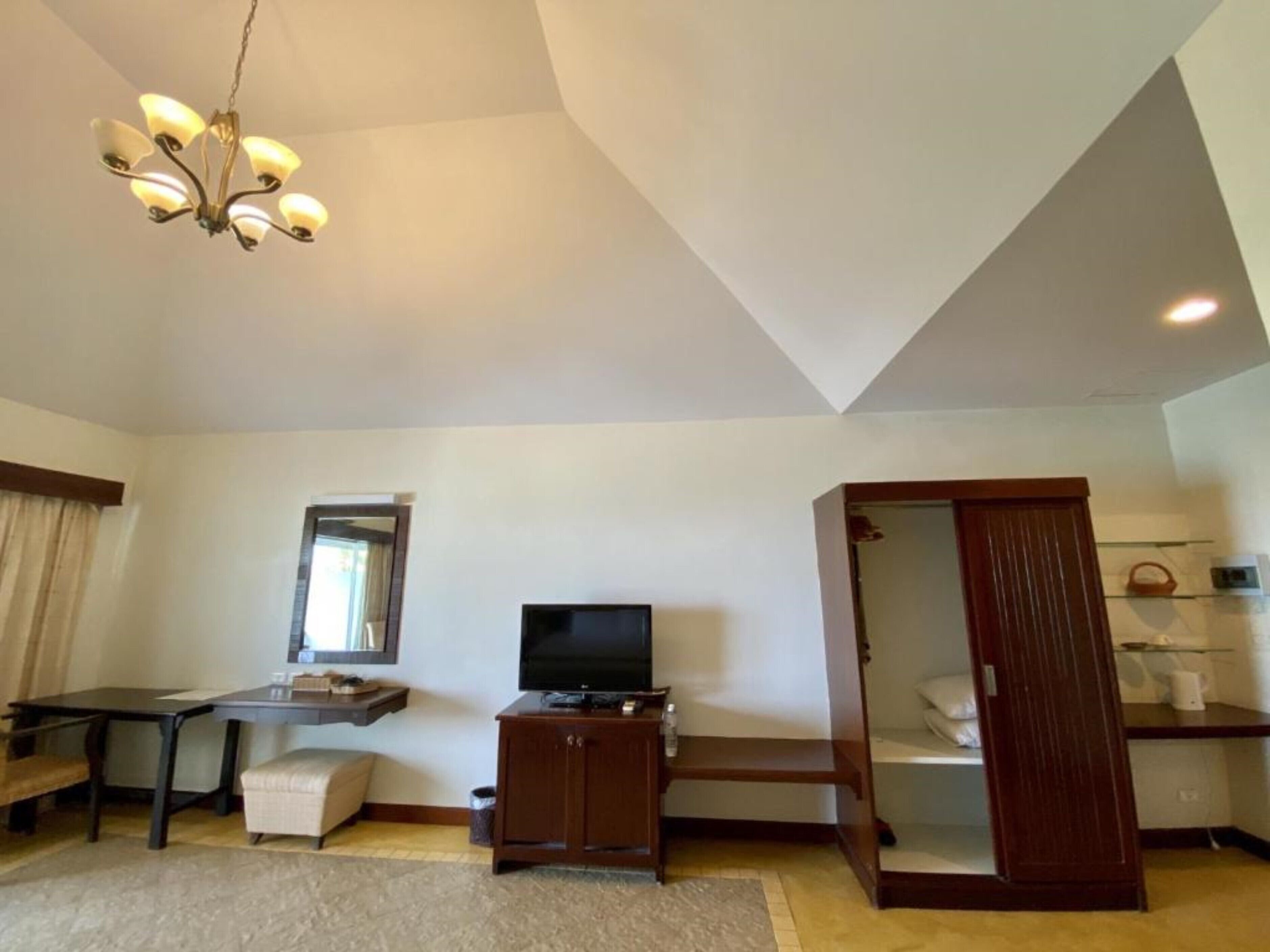 deluxe seaview room | minibar, desk, free wifi