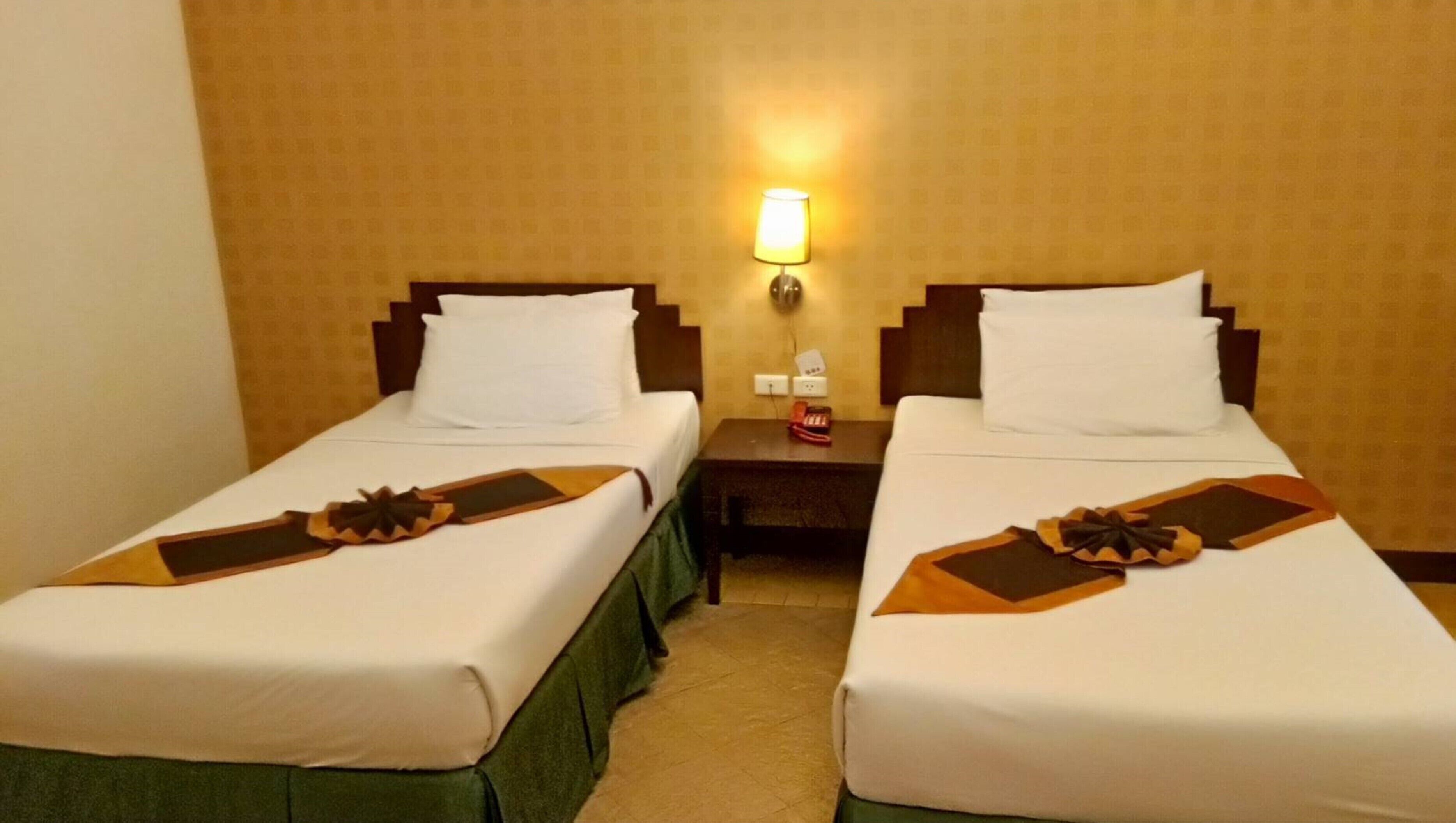 deluxe seaview room | minibar, desk, free wifi