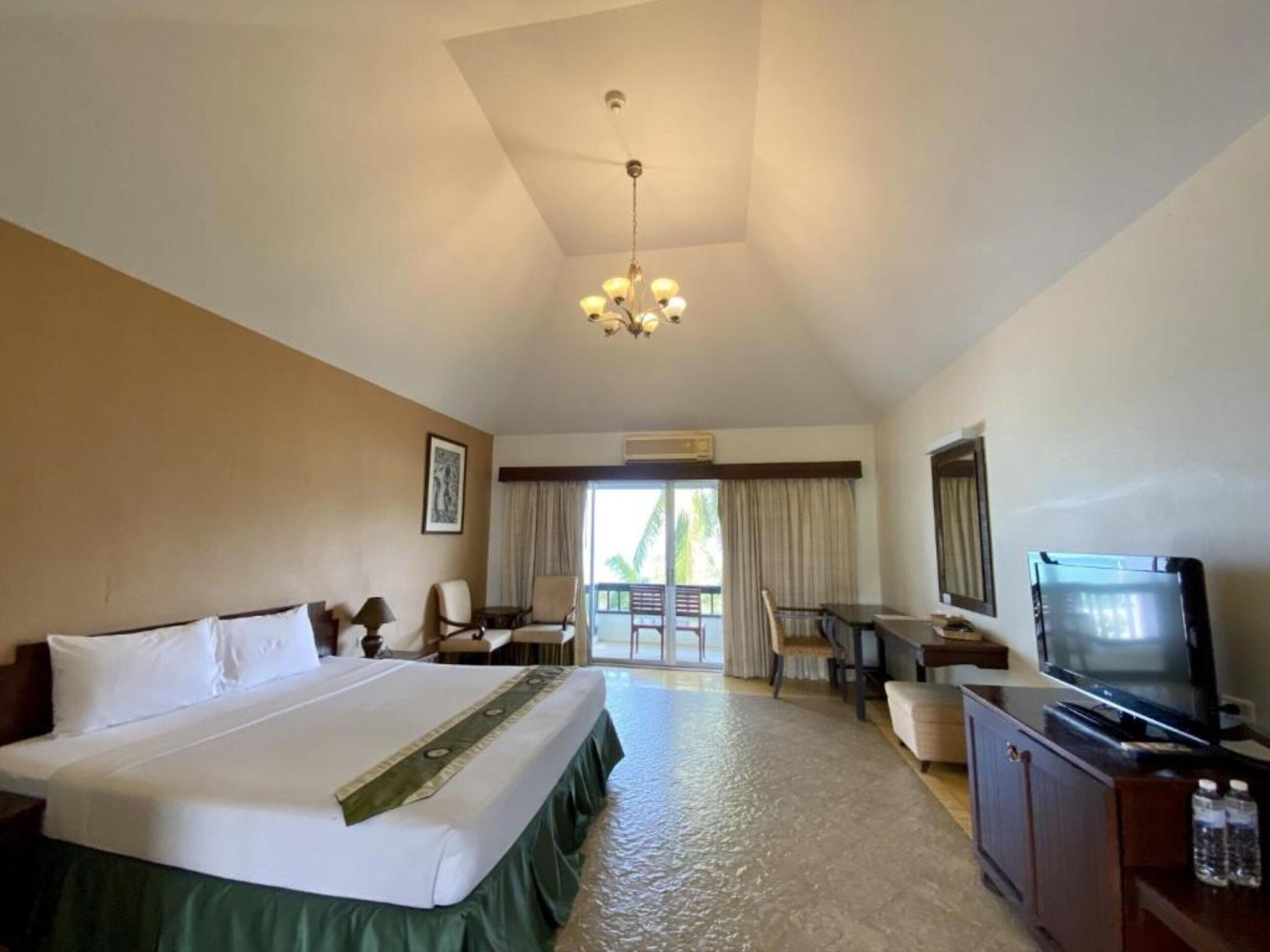 deluxe seaview room | minibar, desk, free wifi