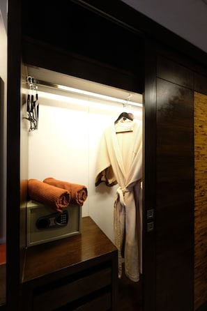 Superior Room, Garden View | Room amenity