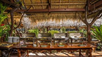 Café da manhã (THB 450 por pessoa)