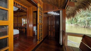 Jungle Vibe Quad Dinner Breakfast and Join boat check in - check out | Badezimmer | Dusche, Designer-Toilettenartikel, Handtücher