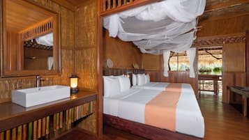 Jungle Vibe Quad Dinner Breakfast and Join boat check in - check out | Schreibtisch, Bettwäsche