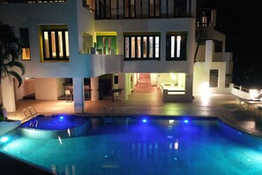 บริเวณภายนอก