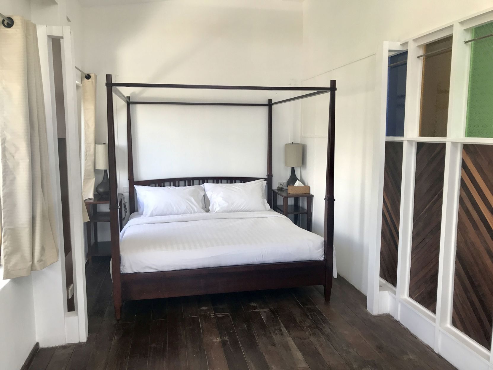 Minibar, individually decorated, individually furnished, desk