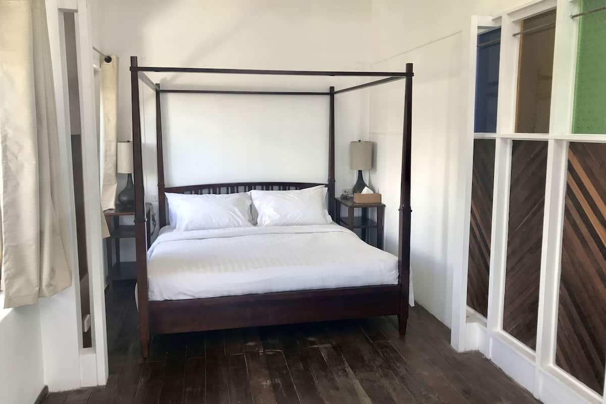 Minibar, individually decorated, individually furnished, desk