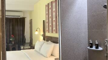 Premium Double Room, 1 Bedroom, Garden View