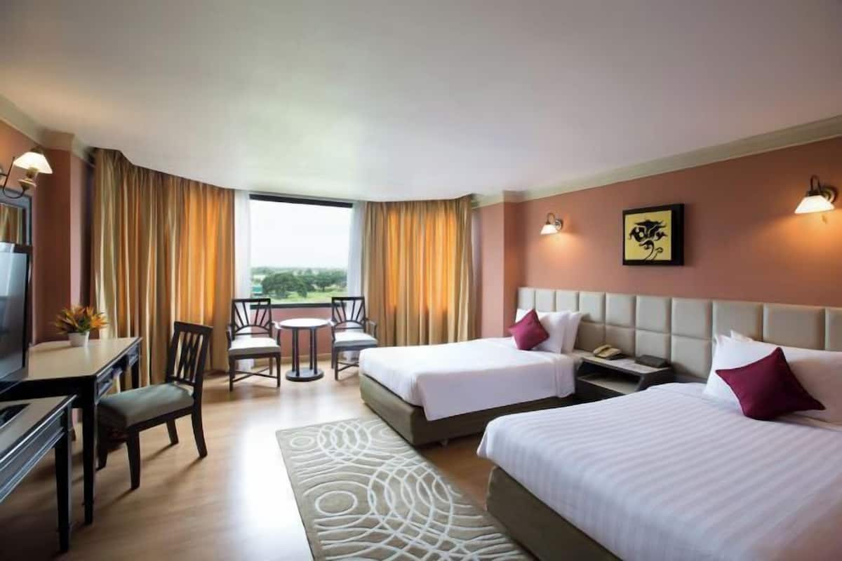 Minibar, in-room safe, desk, free cots/infant beds