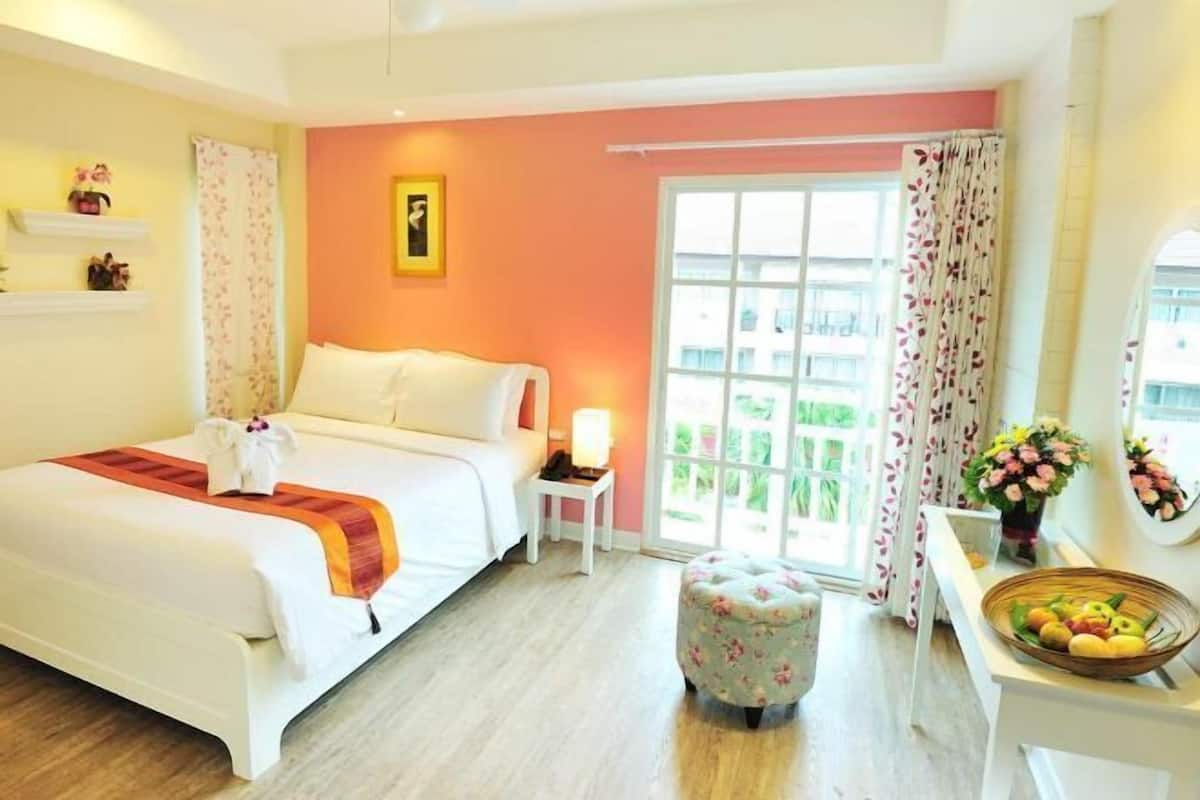Premium bedding, in-room safe, desk, iron/ironing board (on request)