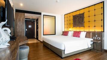 Deluxe Double or Twin Room | Premium bedding, in-room safe, desk, iron/ironing board