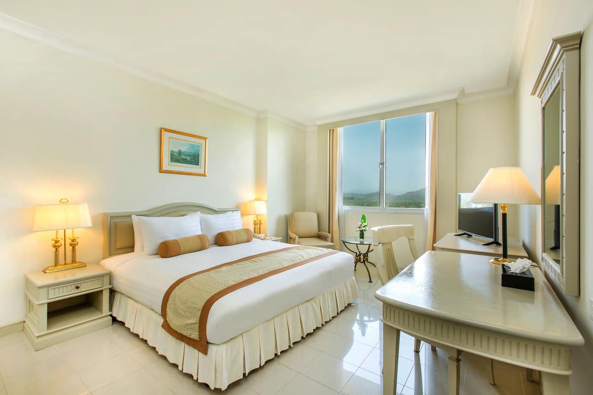 In-room safe, desk, rollaway beds, free WiFi