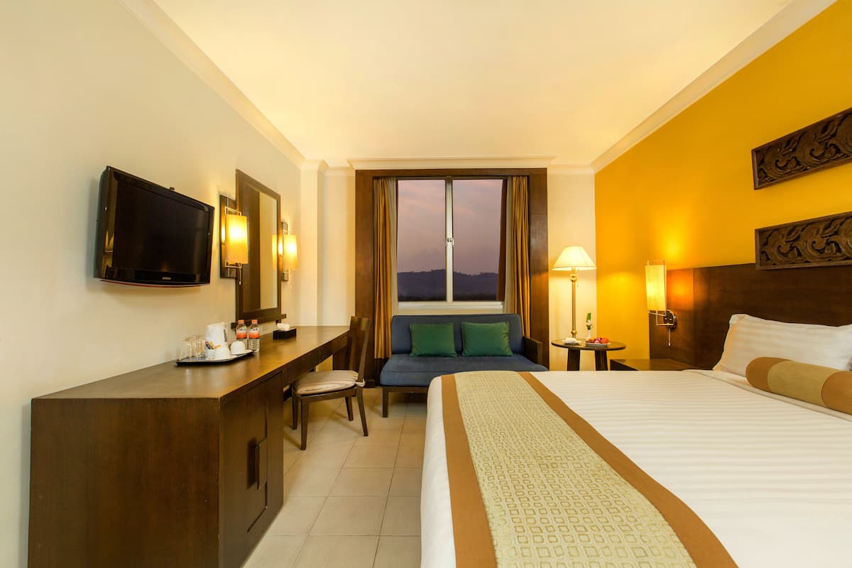 In-room safe, desk, rollaway beds, free WiFi