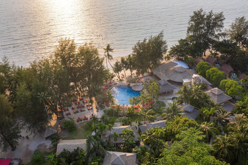 Centara Koh Chang Tropicana Resort