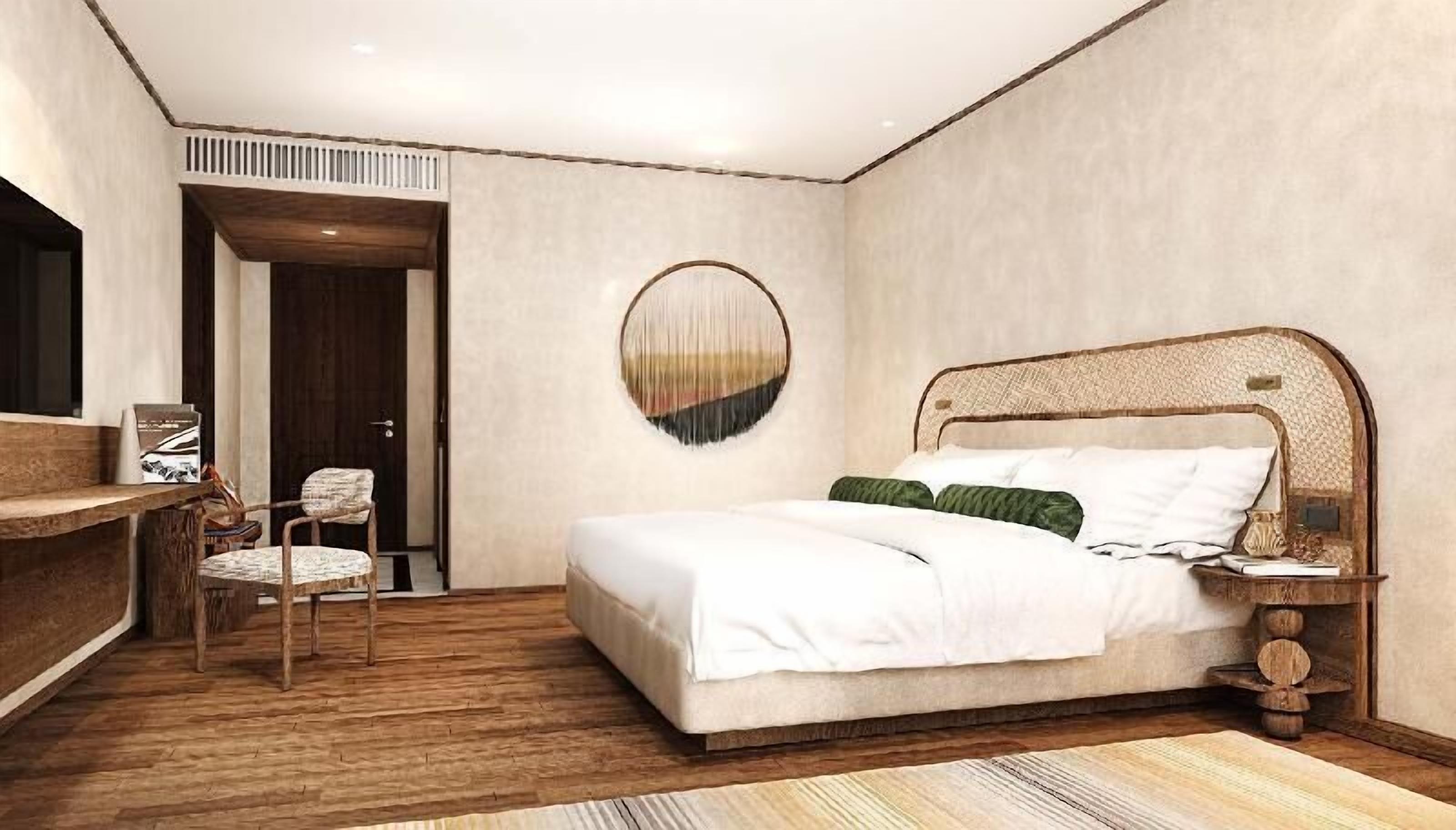 Minibar, in-room safe, desk, iron/ironing board