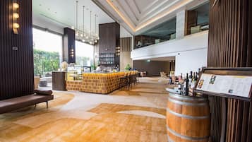 2 bars/lounges, poolside bar