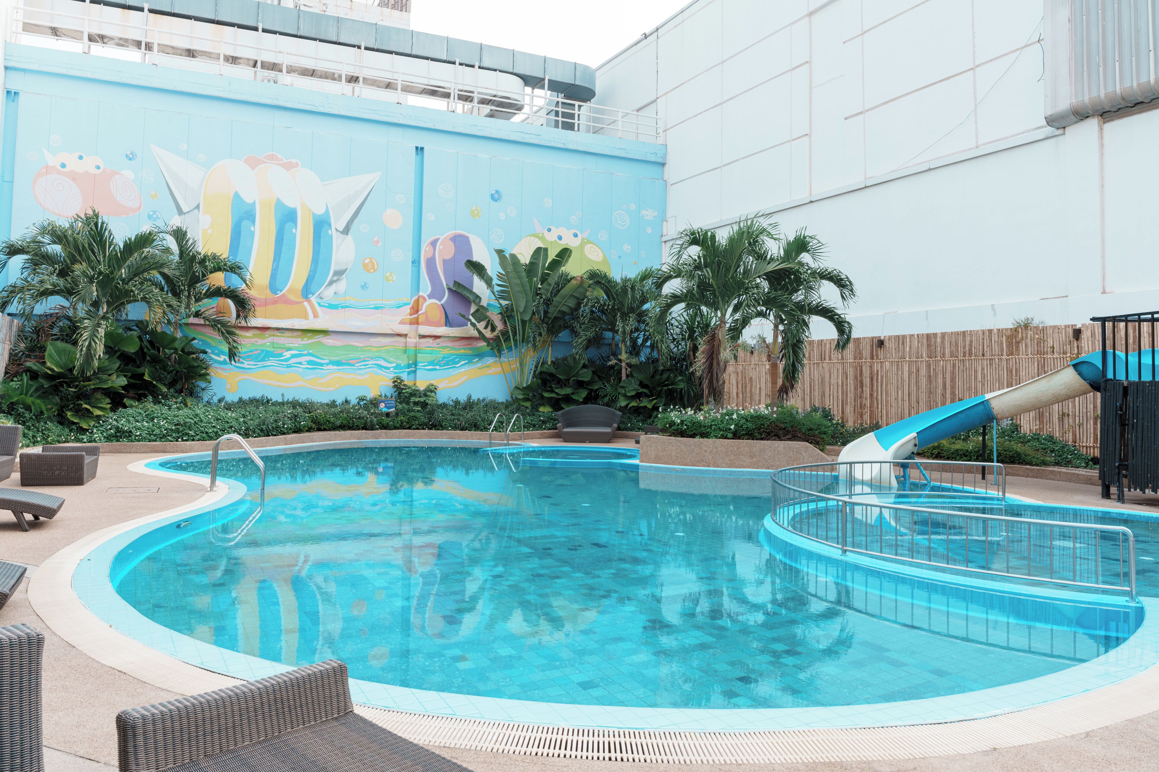 Outdoor pool, pool loungers