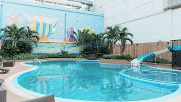 Outdoor pool, pool loungers