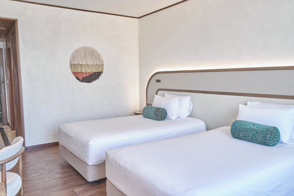 Phòng 2 giường đơn Deluxe | 1 phòng ngủ, minibar, két bảo mật tại phòng, bàn