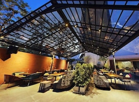 2 bars/lounges, poolside bar