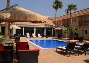Outdoor pool - Holiday Inn Al Khobar - Corniche by IHG (Al Khobar)
