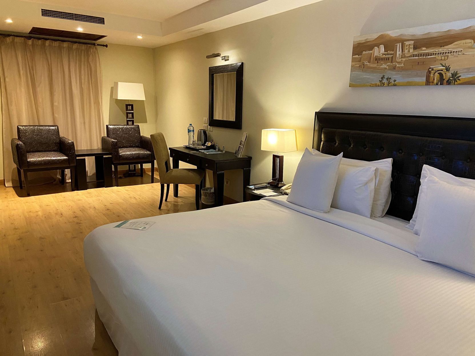 1 bedroom, Egyptian cotton sheets, premium bedding, Select Comfort beds