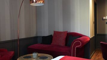 Premium Double Room | In-room safe, desk, blackout drapes, soundproofing