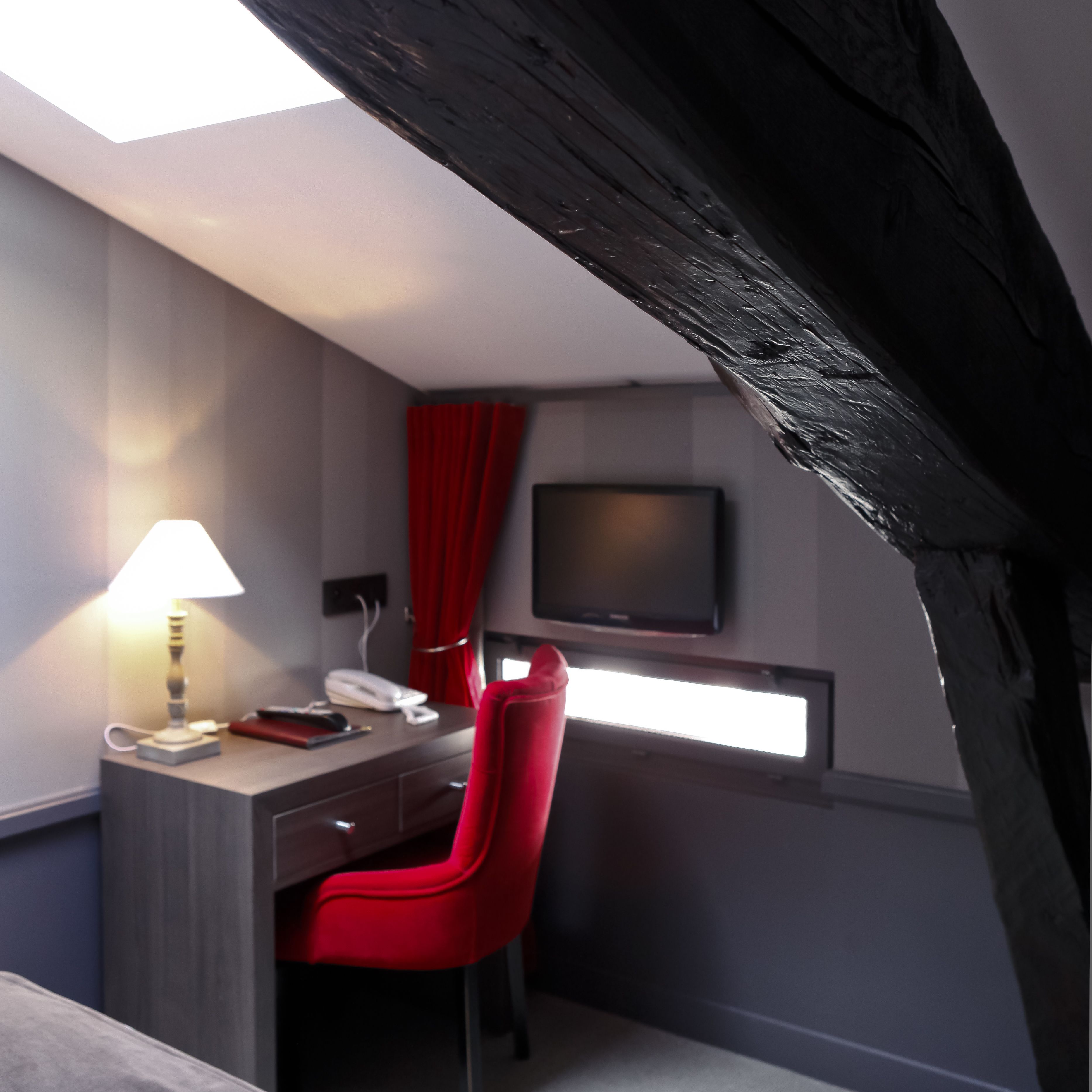 in-room business centre