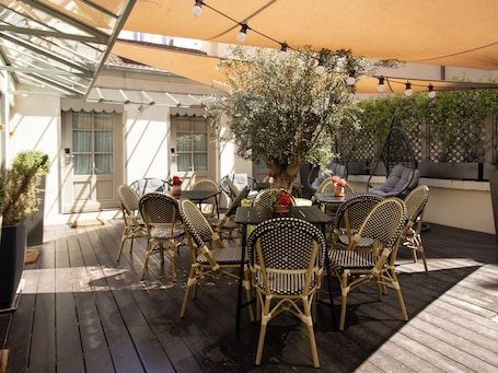 Terrace/patio. Hôtel Alexandra
