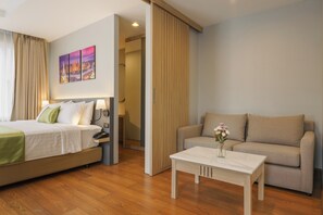 Deluxe Corner | Living area | Flat-screen TV - iCheck inn Residence soi 2 (Bangkok)