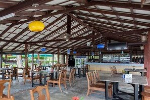 Bar (en la propiedad)