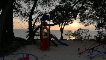 Children’s play area – outdoor
