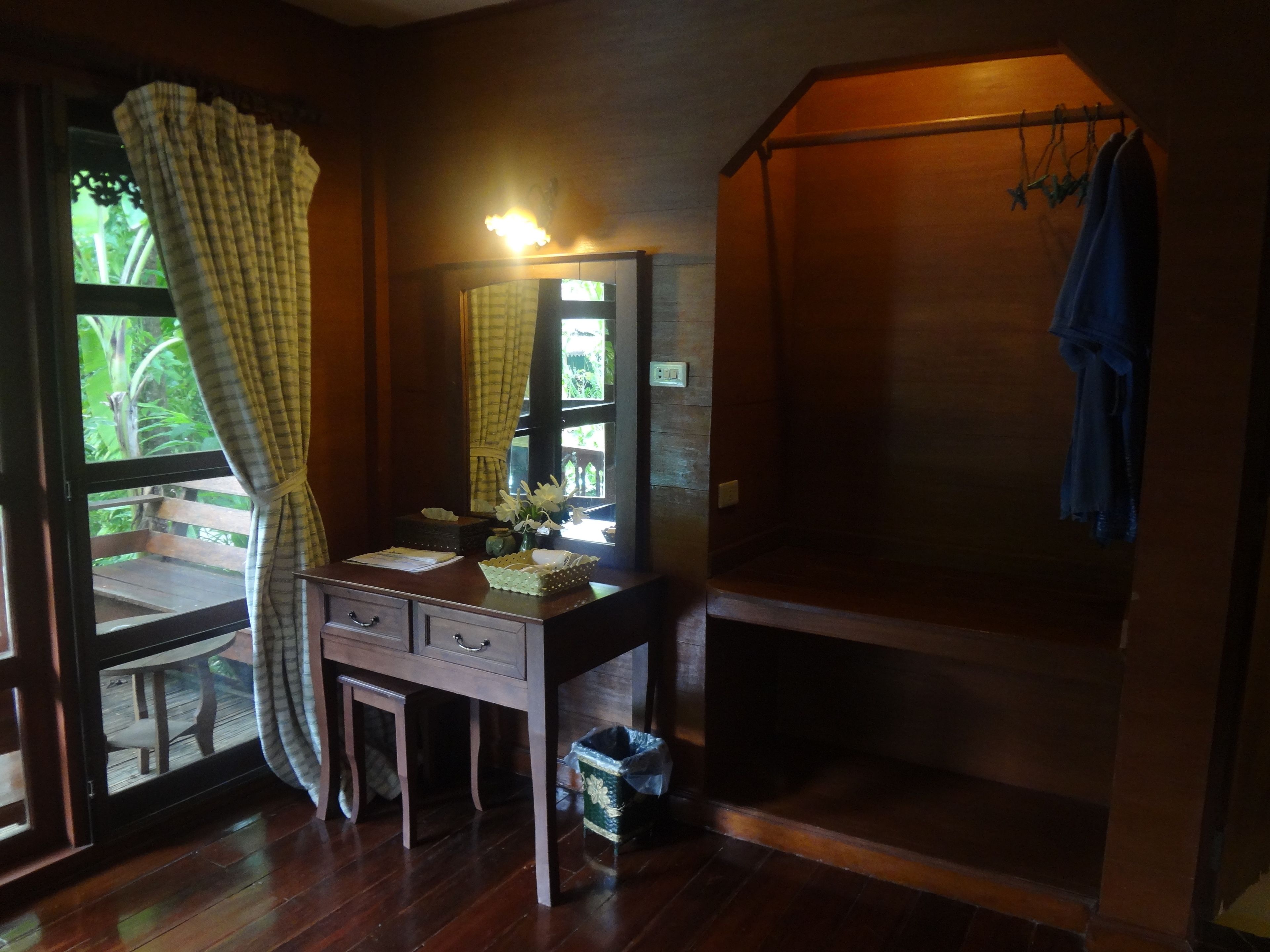 deluxe garden view | in-room safe, rollaway beds, free wifi